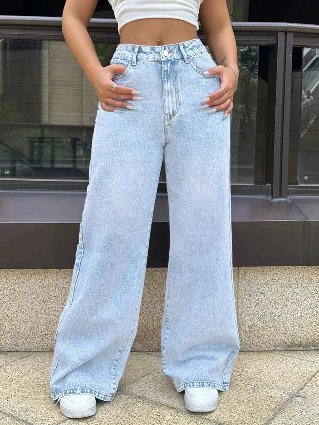 High-Waisted Wide Leg Jeans 86d4bdbc-fb54-4c59-a9ce-e7ee3f35e798-Max-Origin
