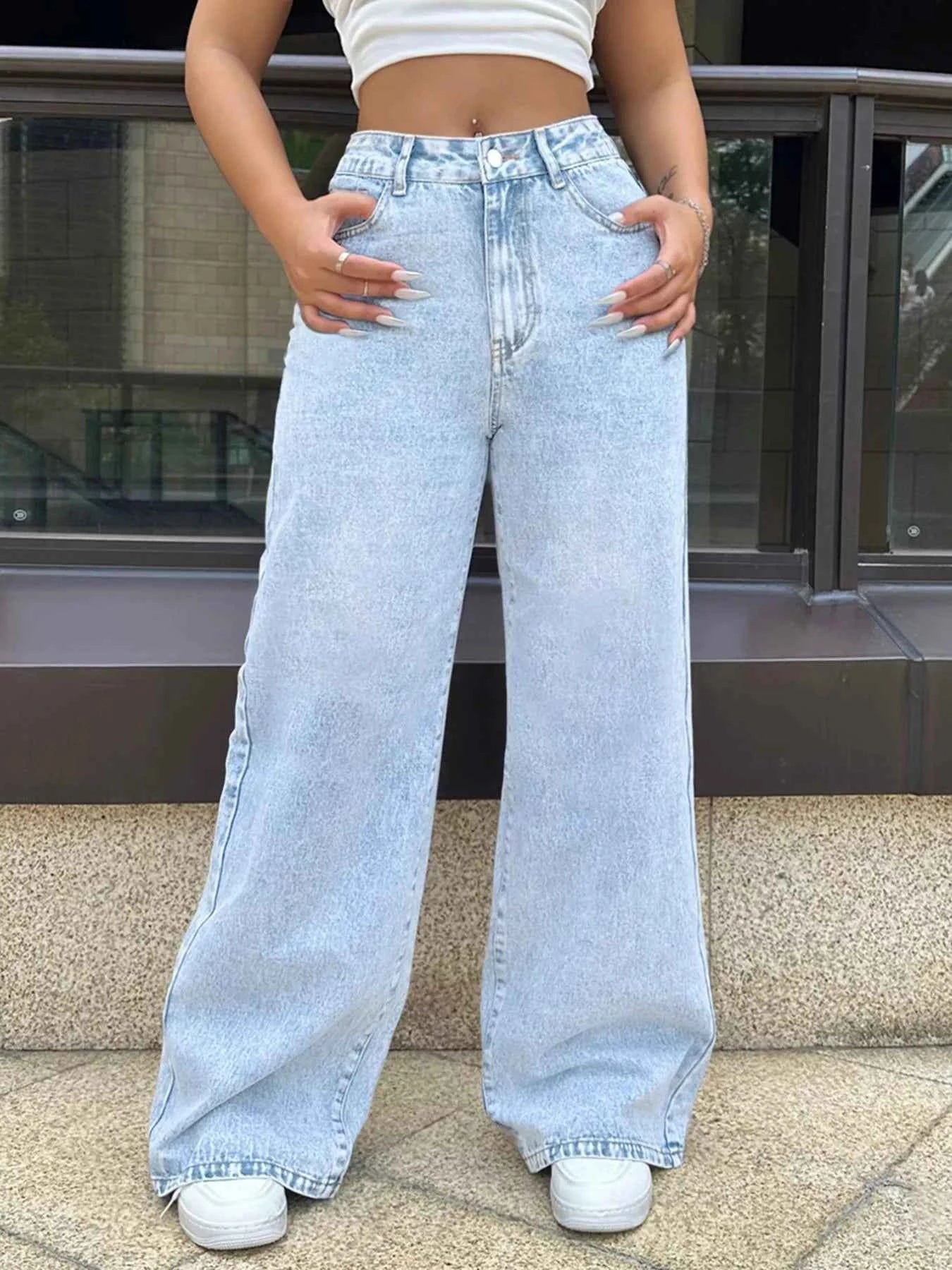 High-Waisted Wide Leg Jeans 86d4bdbc-fb54-4c59-a9ce-e7ee3f35e798-Max-Origin