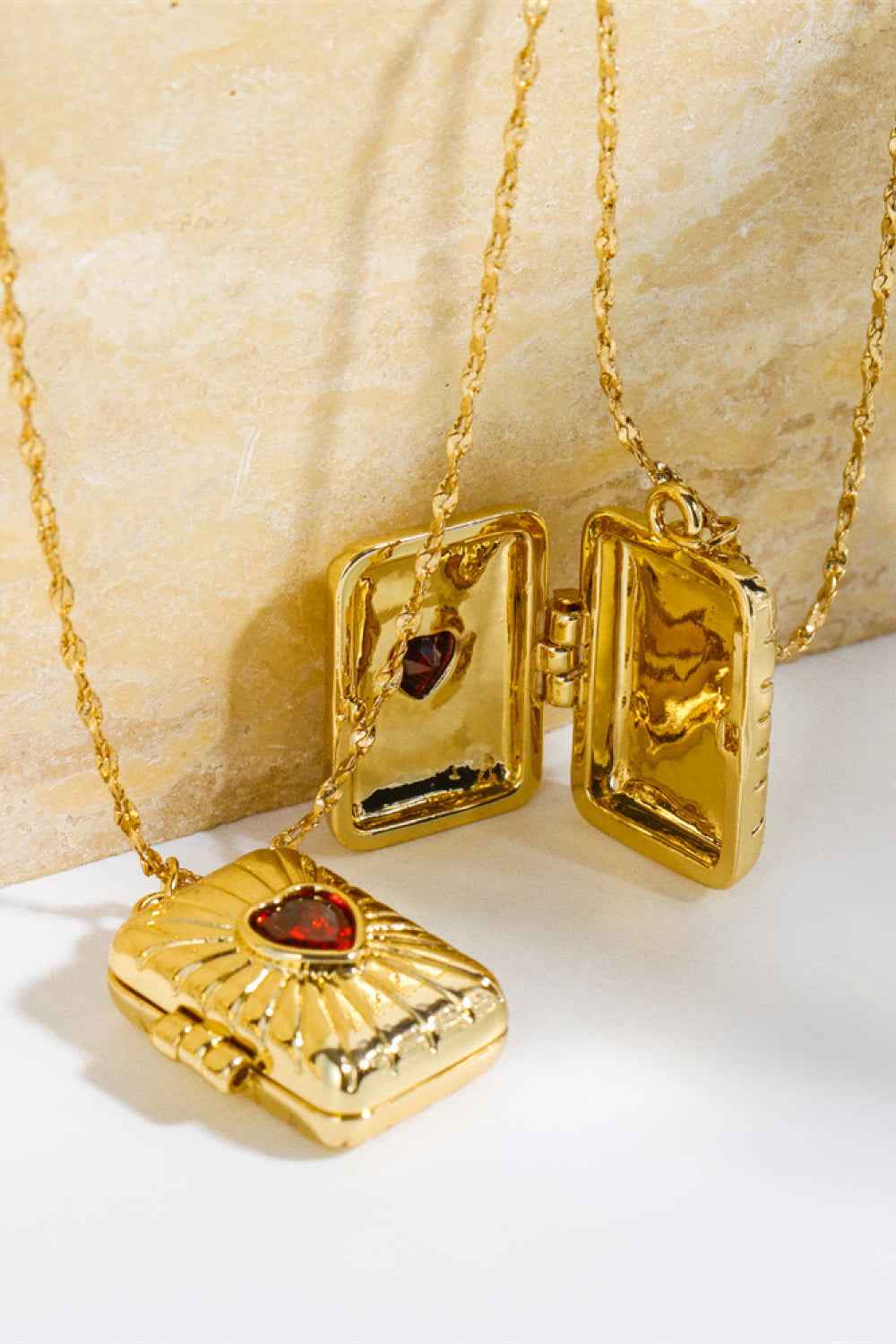 Heart Zircon Box Pendant Copper Necklace 872aacb1e08646ce8790367417540456-Max