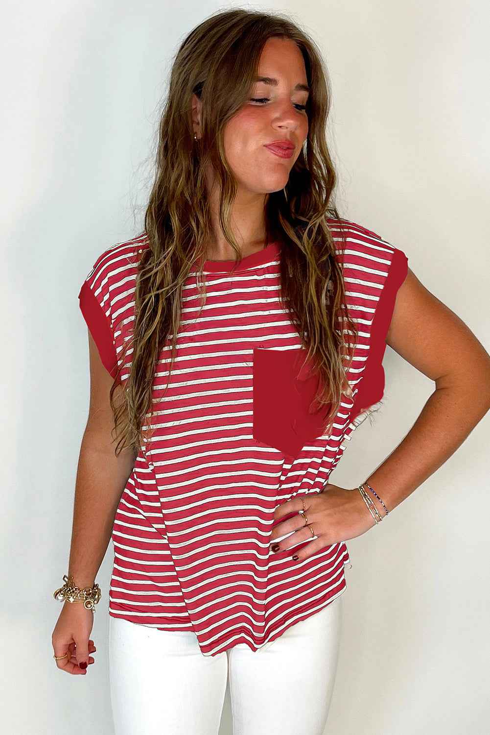 Red Stripe Chest Pocket Patch Round Neck Sleeveless Tee 876ad8a259765122
