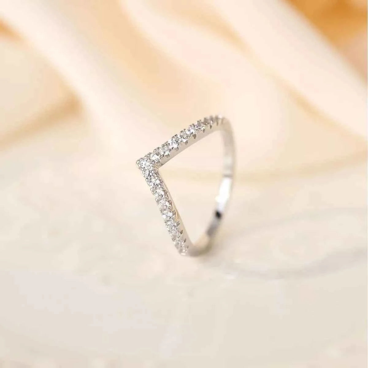 925 Sterling Silver V-Shaped Ring 879618ca-2790-4790-a875-e40ab9502092-Max-Origin