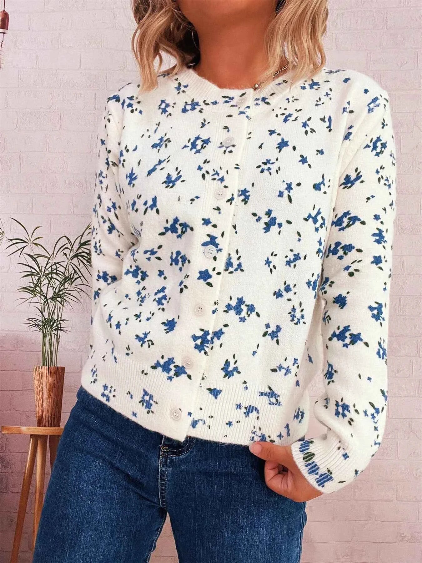 Floral Button-Up Long Sleeve Cardigan 8796fe3b55eb4f6f9ad4c7ddffe2e182-Max-Origin