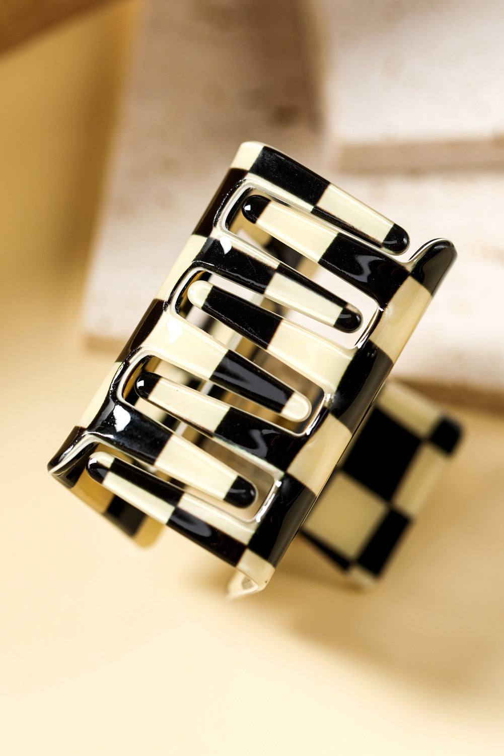 Black Checkerboard Print Hollowed Mini Square Claw Clip 87af4f5a1046faca