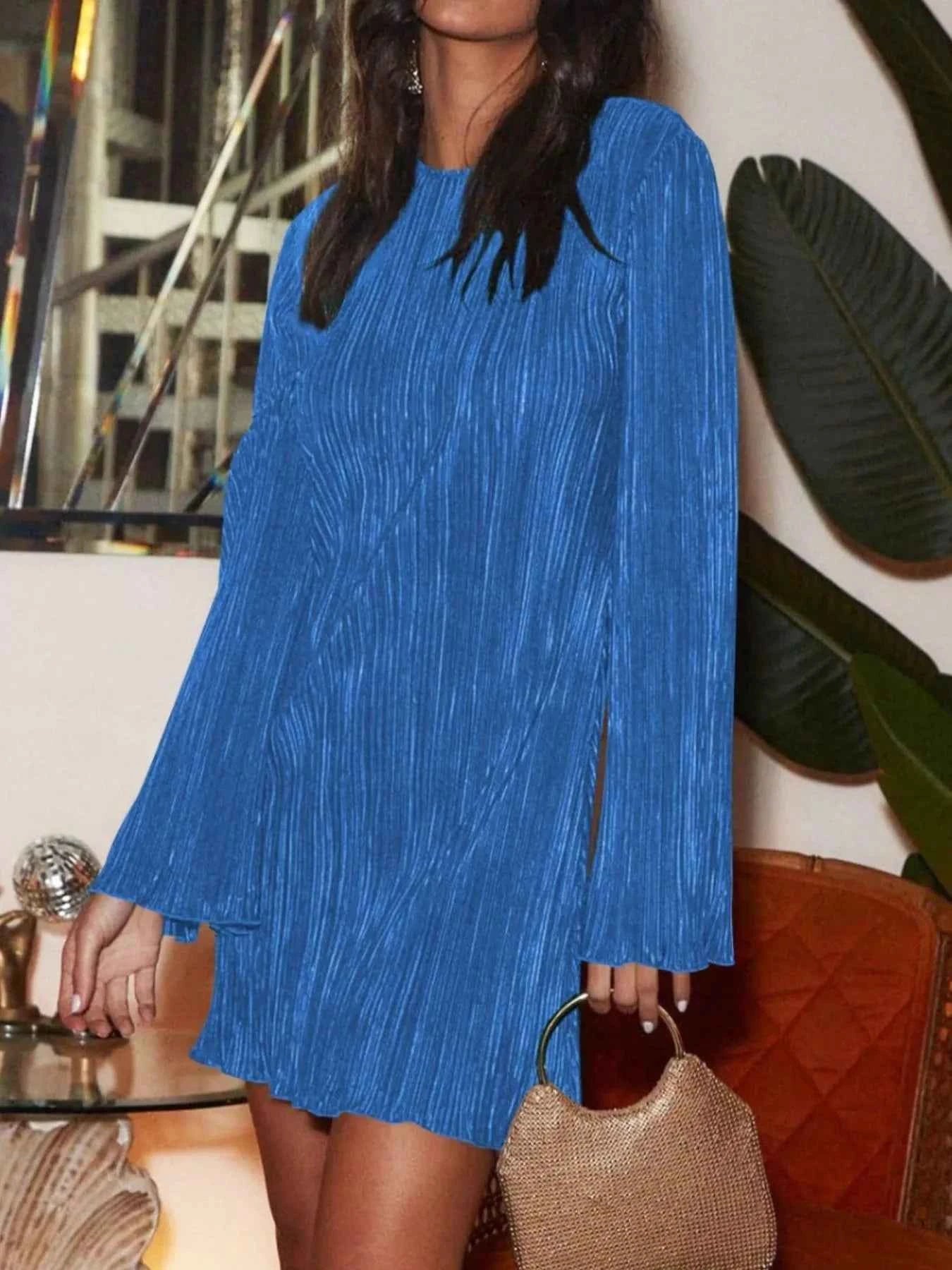 Cutout Back Flare Sleeve Dress 87ef718c-12fd-4c38-98bf-f4319c41a1e1-Max-Origin