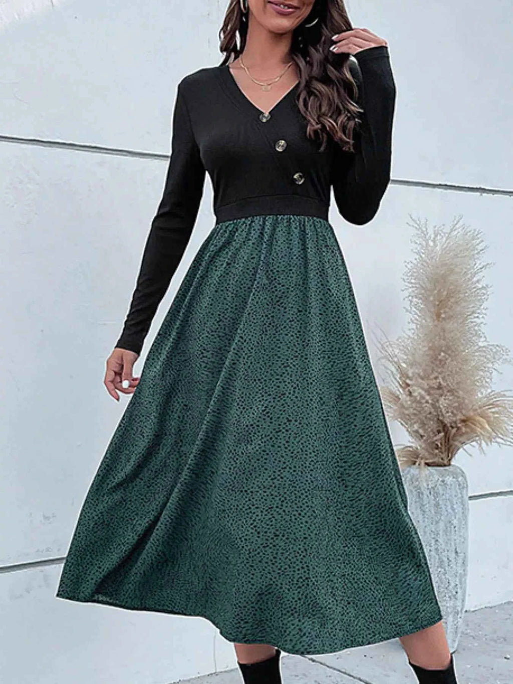 Animal Print Long Sleeve Midi Dress 88266f19-f89d-4dc6-a4df-354e6cf9587c-Max-Origin