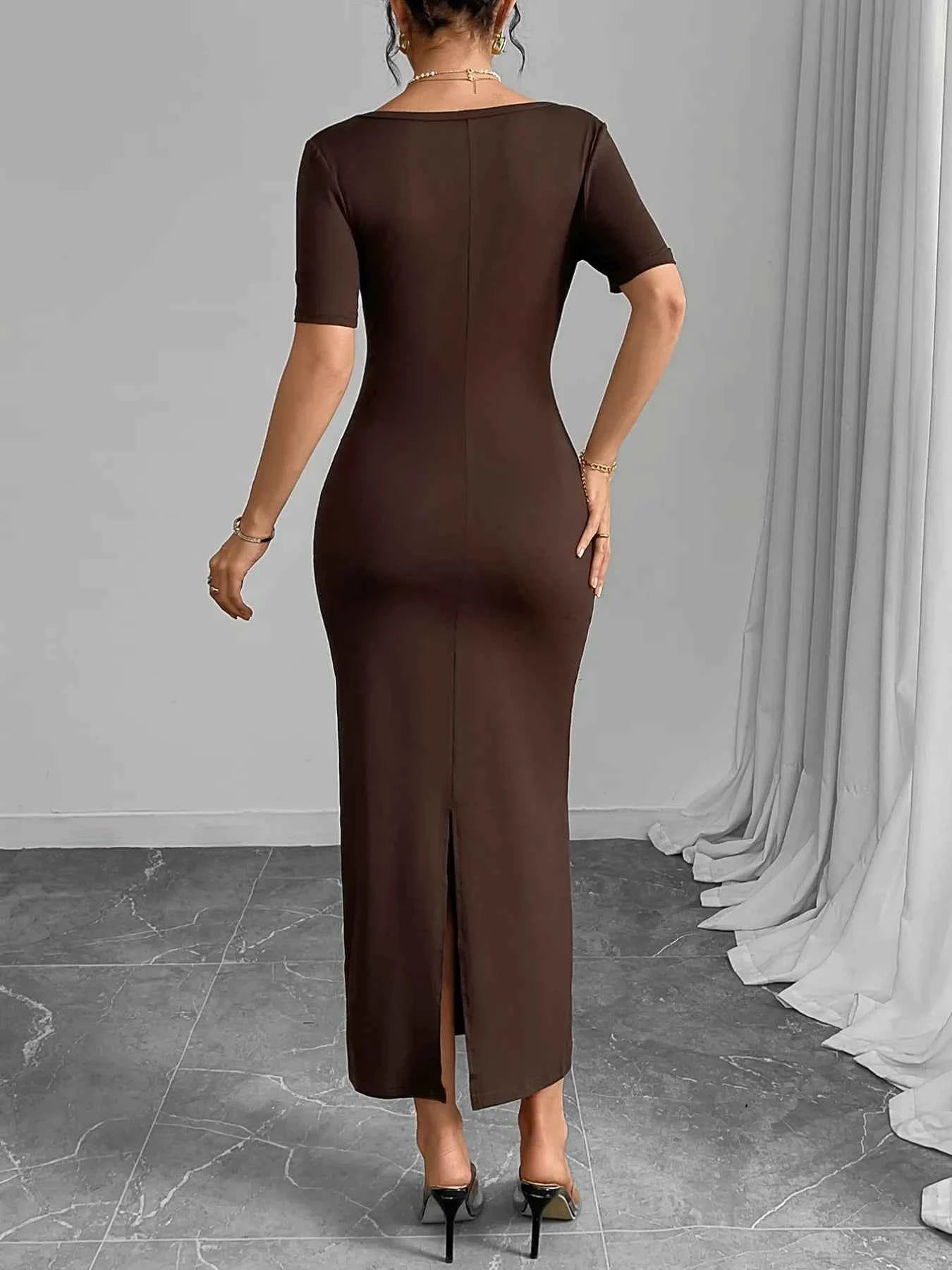 Round Neck Short Sleeve Bodycon Midi Dress 882f5192-feb0-4eb2-869c-58bf948548c7-Max-Origin