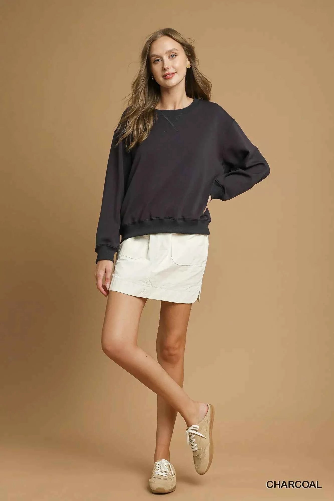 Umgee Round Neck Long Sleeve Fleece Sweatshirt 8854860f-21de-4dcf-bf5f-a4db68e1b505-Max-Origin
