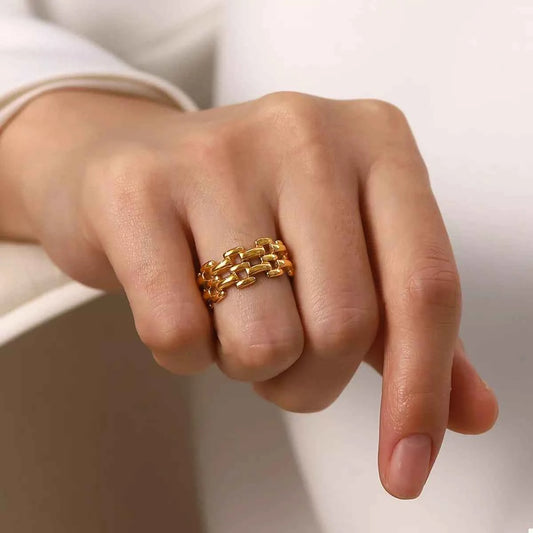 18K Gold-Plated Cutout Ring Gold 8878a2a6-ce4a-4d9b-bd02-b20e31542f3c-Max-Origin