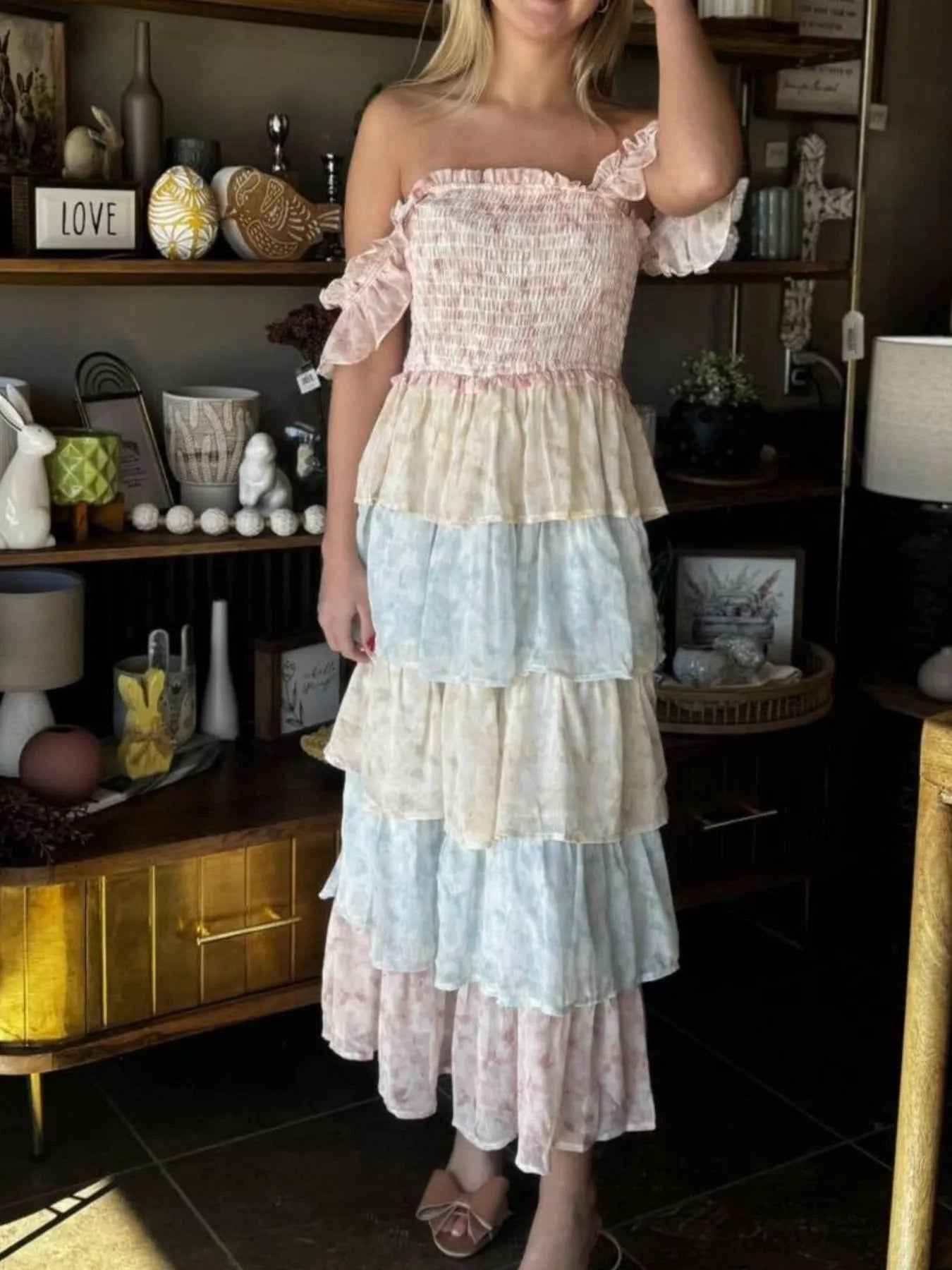 Smocked Ruffle Layered Floral Midi Dress 88a159f0-c3ba-484e-9381-67ccc6ed4dd3-Max-Origin