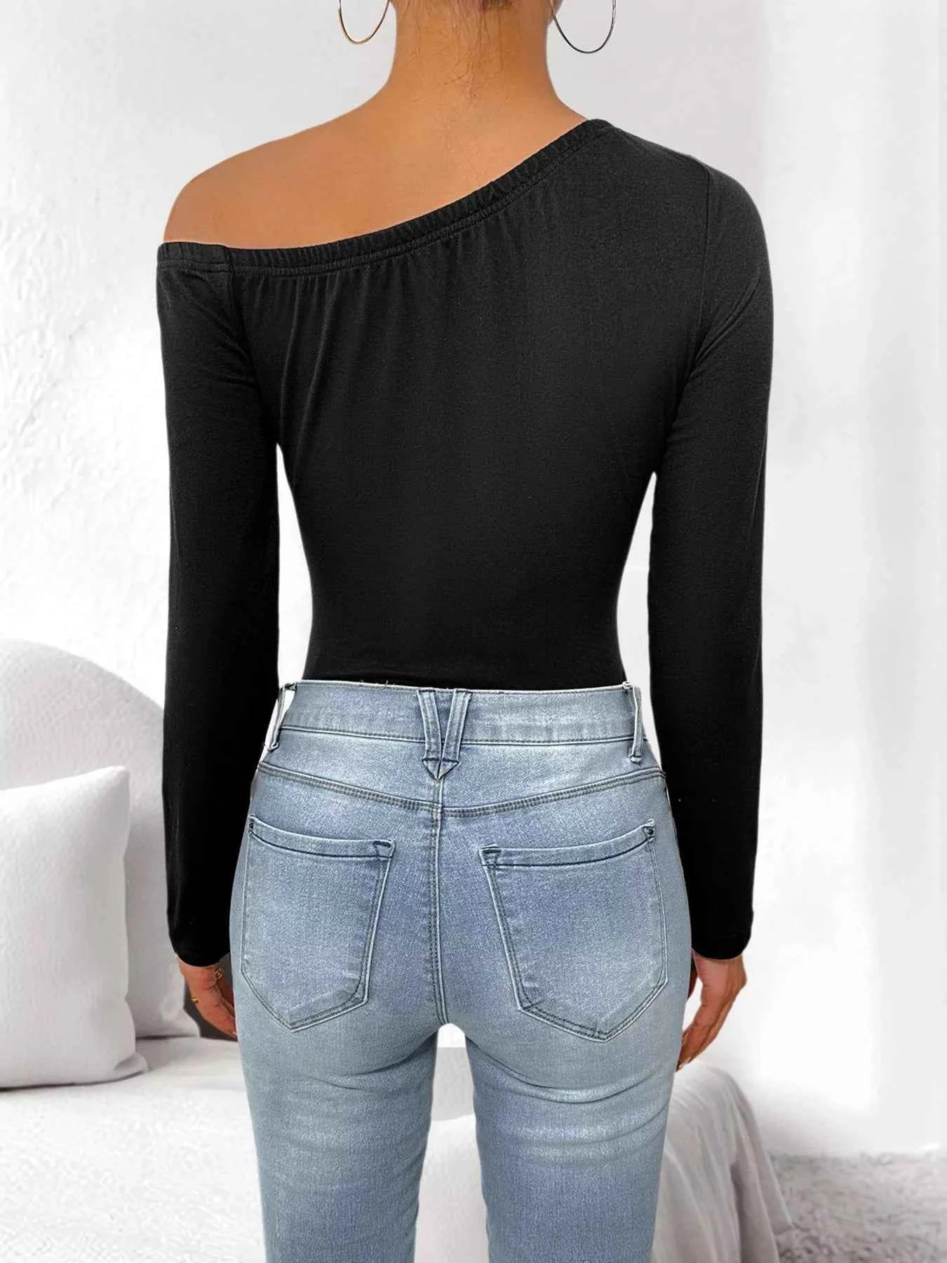 Flower One Shoulder Long Sleeve Bodysuit 88f34588188b4f3e8078a0eafeb3b688-Max-Origin