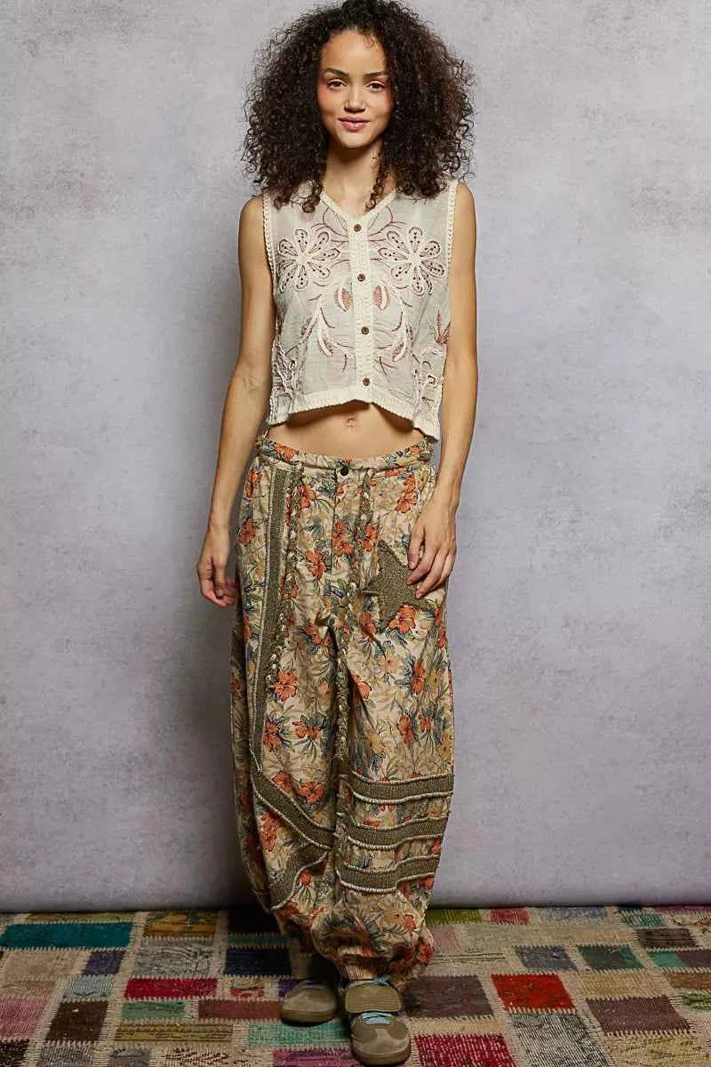 POL Floral Embroidered Cropped Crochet Vest 88fe7c55-aea5-404c-90cf-4522988cef15-Max-Origin