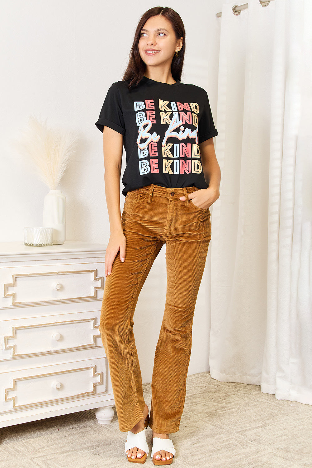 Simply Love BE KIND Graphic Round Neck T-Shirt 8932db8e570e43a0b656491c649446d8-Max