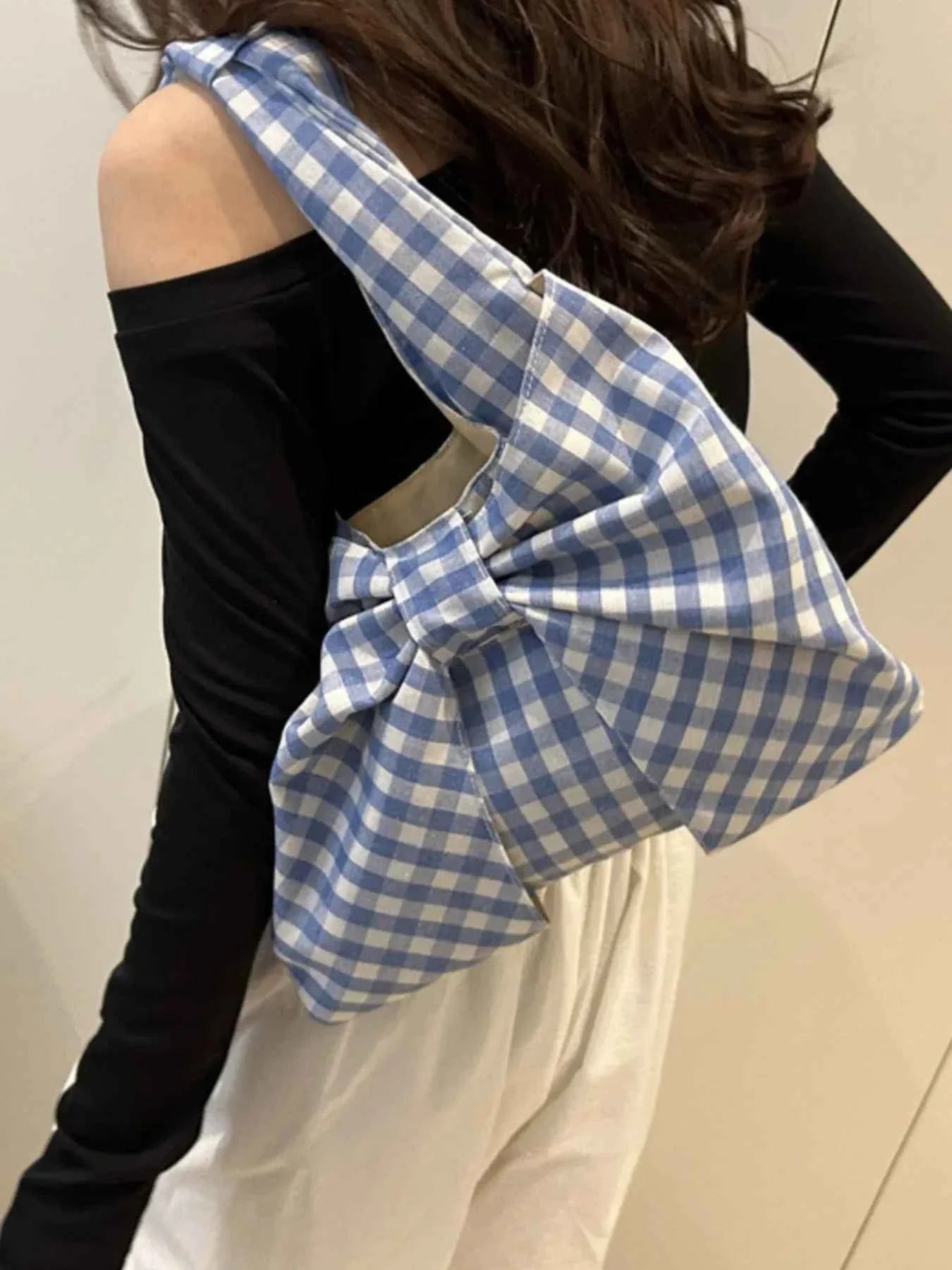 Ruched Bow Shoulder Bag 8941fe30-1611-4cbb-a9c4-23cc3a25fa83-Max-Origin