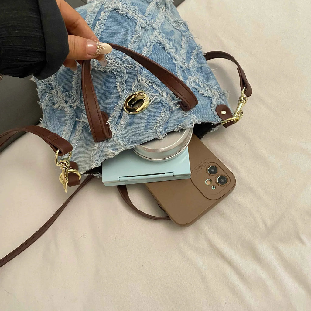 Frayed Edge Crossbody Bag 898a6f73ab6e45f18f8600b8e74e88b6-Max-Origin