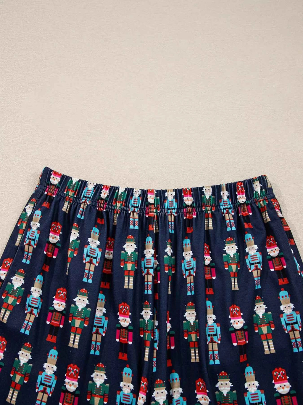 Mama Claus Plaid Letter Tee and Nutcracker Shorts 2pcs Lounge Set 89ebc5096e3a4a6fb9871679f565e091-Max-Origin
