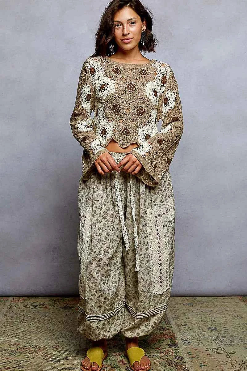 POL Floral Weave Pattern Crochet Cropped Top with Beads Detail 8a135ba2-968e-48b9-bed2-d561f70e6830-Max-Origin