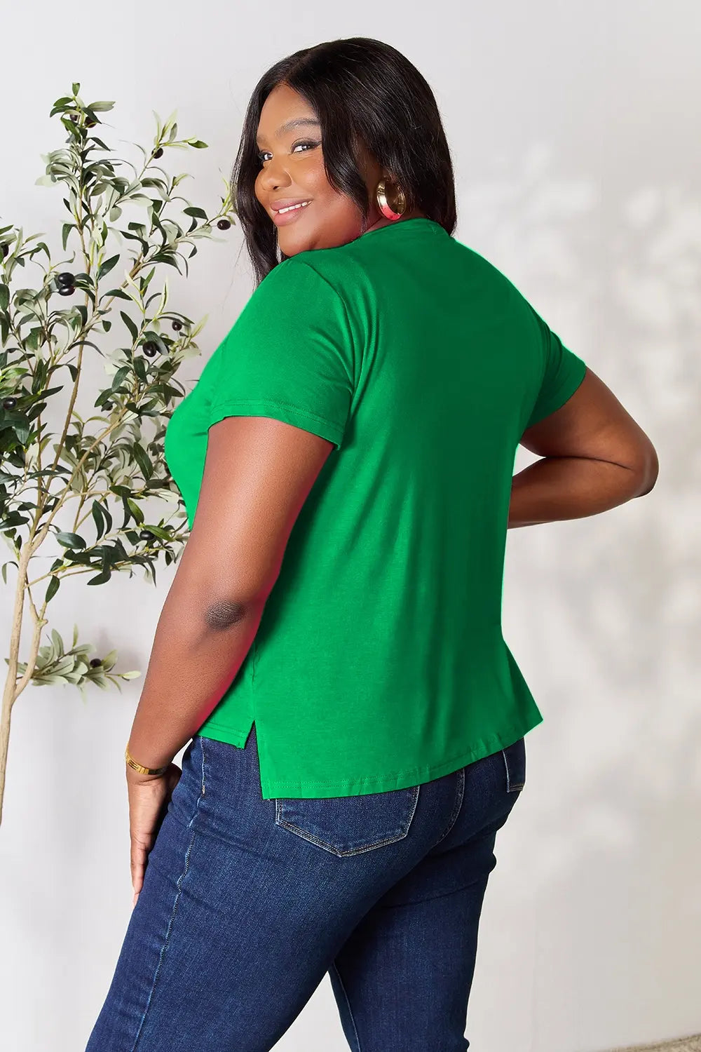Basic Bae Full Size Round Neck Short Sleeve T-Shirt 8a2bc2c55ea748fb94c6054473d4dae0-Max