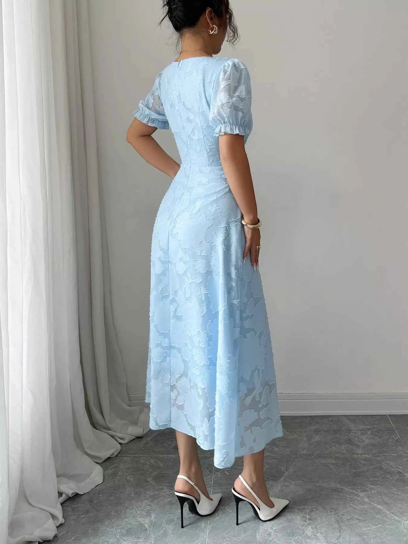 Floral Puff Sleeve Square Neck Midi Dress 8a5523d8-7c41-45a2-aabd-df5657550dc7-Max-Origin