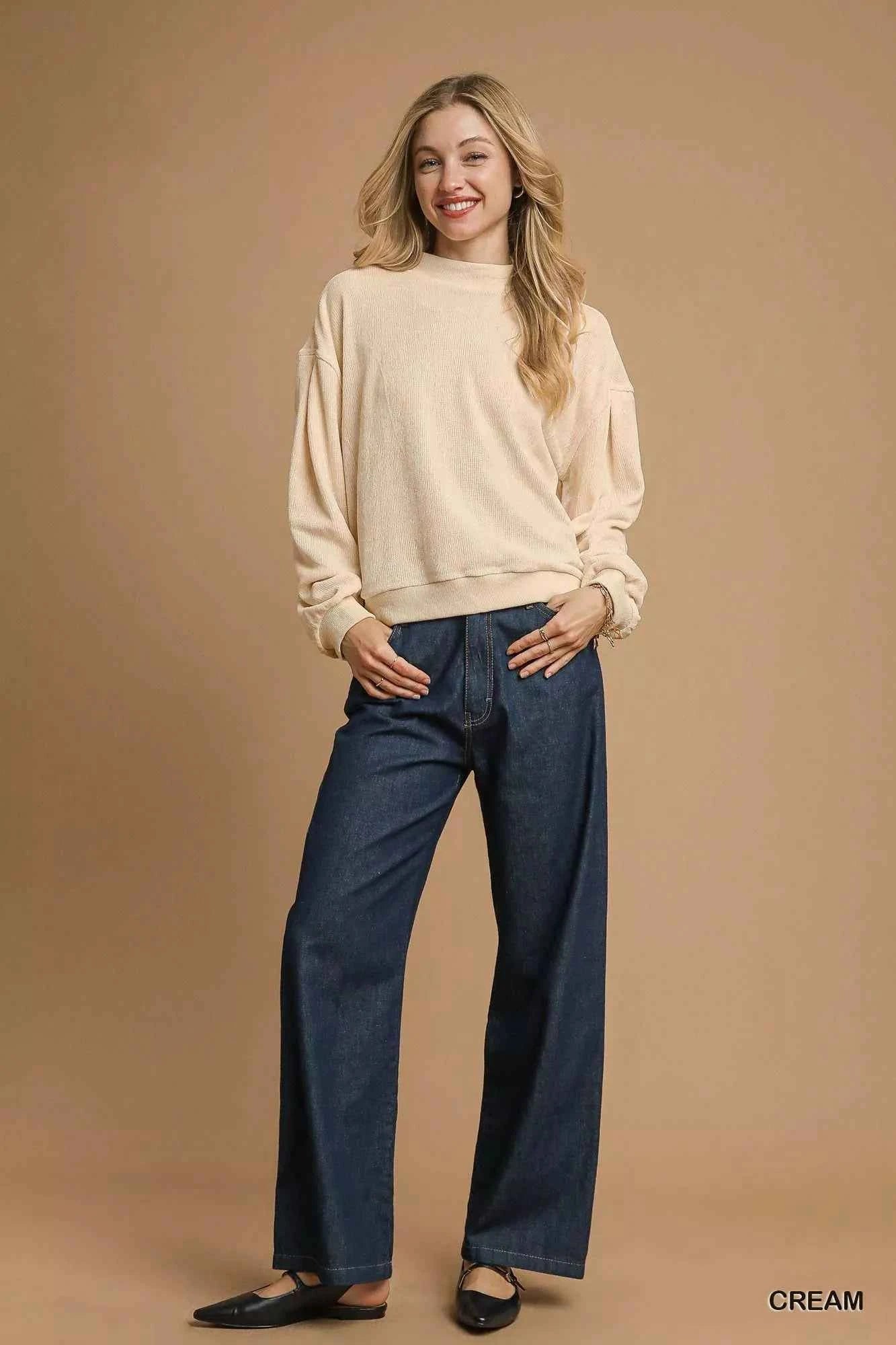 Umgee Velour Crewneck Balloon Sleeve Sweatshirt 8a5984cd-f3da-4573-9686-6e6e4bc16cd2-Max-Origin