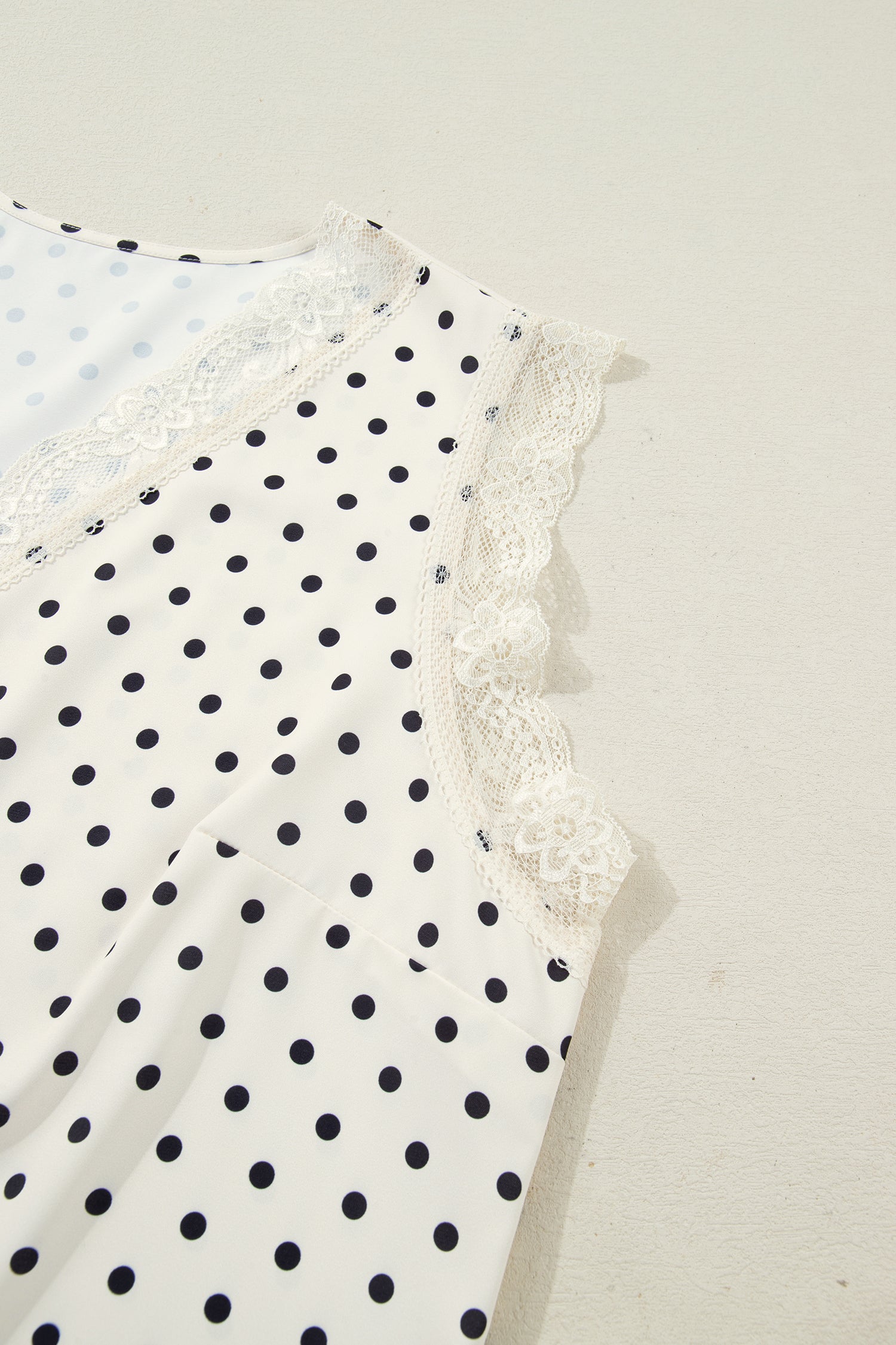 Apricot Plus Size Polka Dot Print Lace Trim V Neck Sleeveless Top 8a9decd4a79e02fb