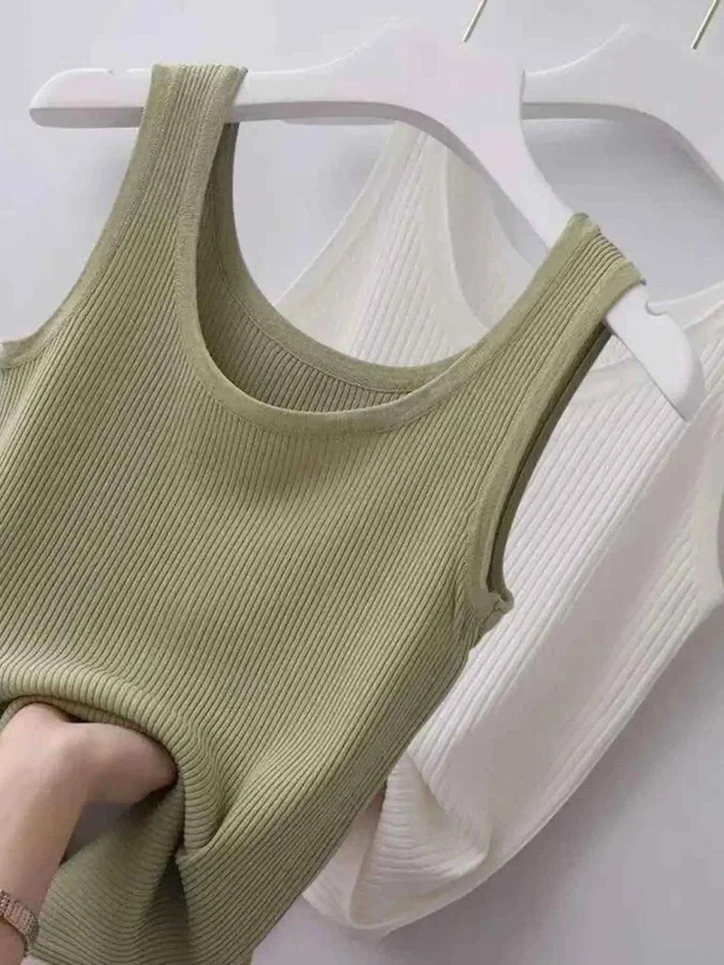 Plus Size Ribbed Knit Scoop Neck Tank Top 8ac674df5d0841d9b472badf4a7778da-Max-Origin