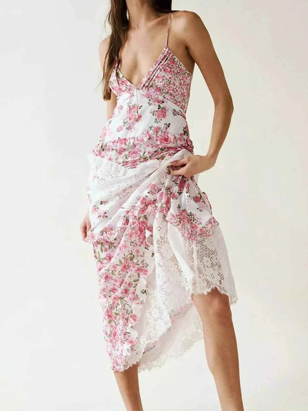 Lace Detail Ruffled Floral V-Neck Maxi Dress 8acc8aee-2c73-4d84-909b-0f9996328c87-Max-Origin