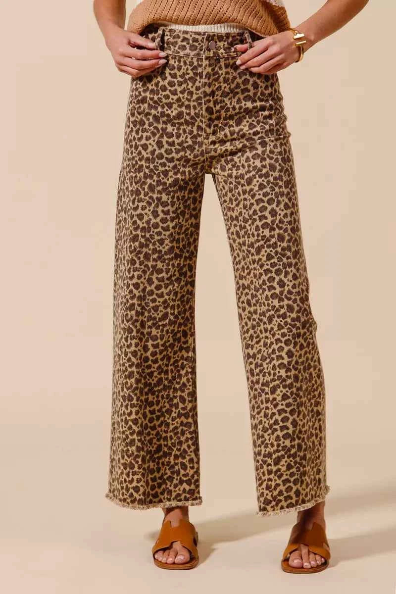 SO ME Mid Rise Leopard Twill Frayed Hem Wide Leg Pants 8b67c81d-8a9e-4be7-b5e3-2cbaa62247d9-Max-Origin