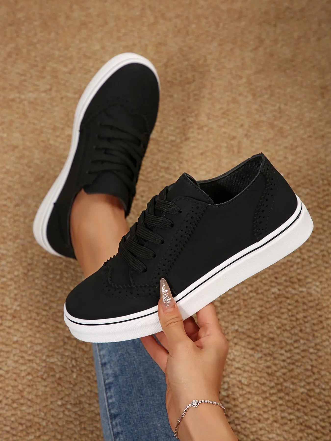 Lace Up Round Toe Platform Sneakers 8c12e5d7-be77-4130-b892-84763b73e30c-Max-Origin