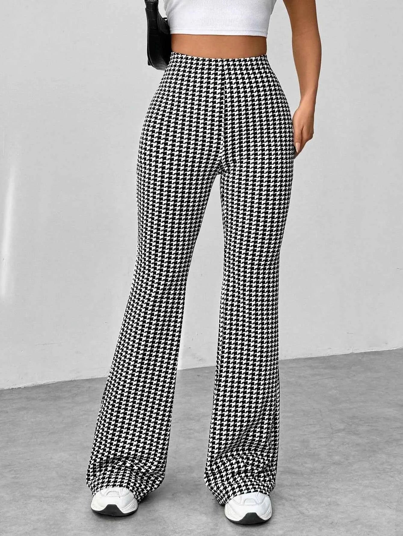 High Waisted Flare Pants 8c1941fcd55d4a06959c7a6e158e5cb8-Max-Origin