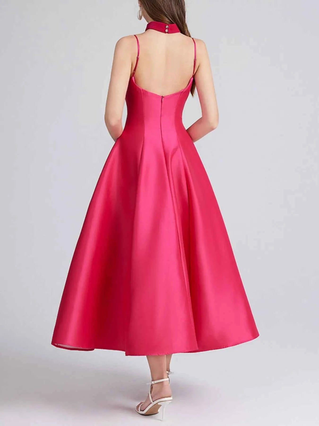 Sweetheart Spaghetti Strap Midi Dress with Collar 8c60cb64-7eaf-44c0-8aec-d82133a8b66f-Max-Origin