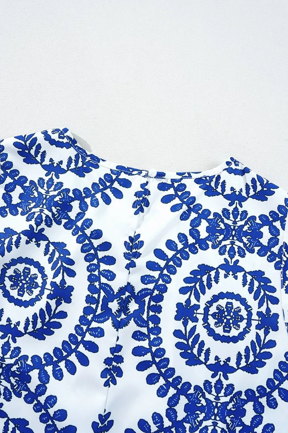 Printed Crew Neck Sleeveless Top 8c72895c-d82c-4b9f-ac45-2a243e05398f-Max-Origin