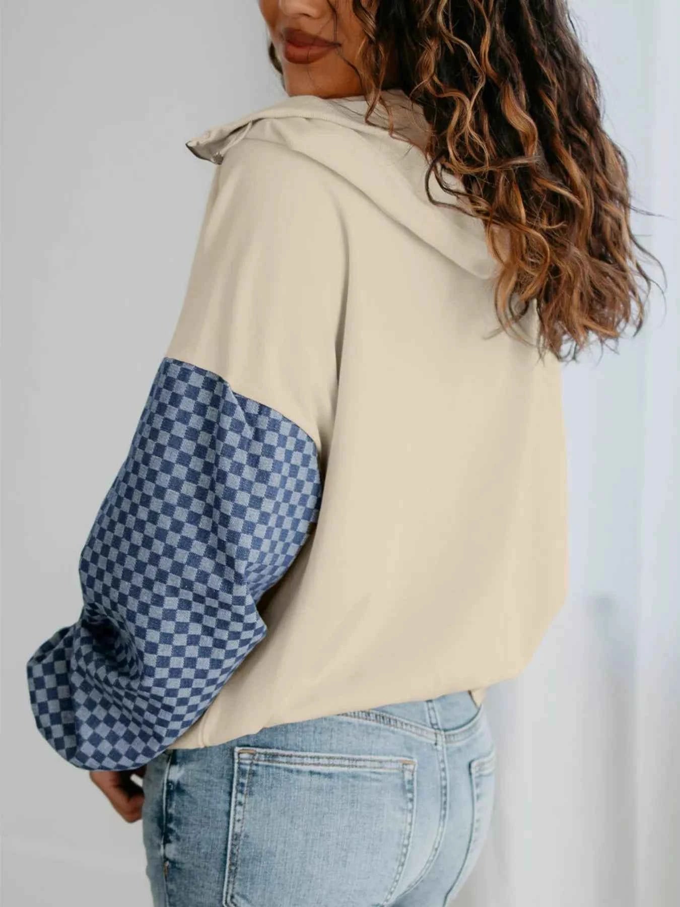 Checkered Color Block Half Zip Sweatshirt 8c7b3732-843e-467d-af1a-ee040ca64878-Max-Origin