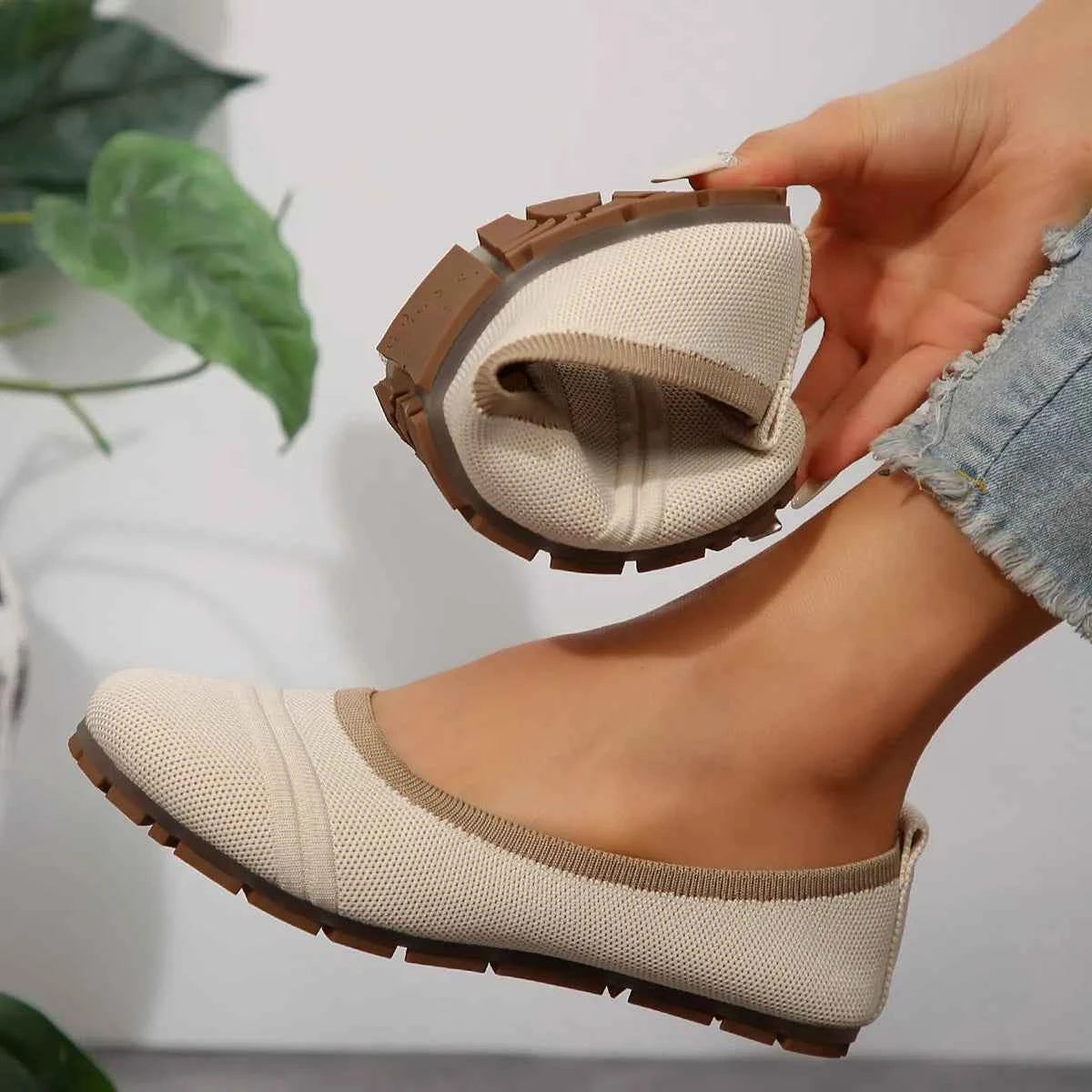 Round Toe Flat Slip-Ons 8cd4645e7a5b439eb062f8b5d1957cc0-Max-Origin