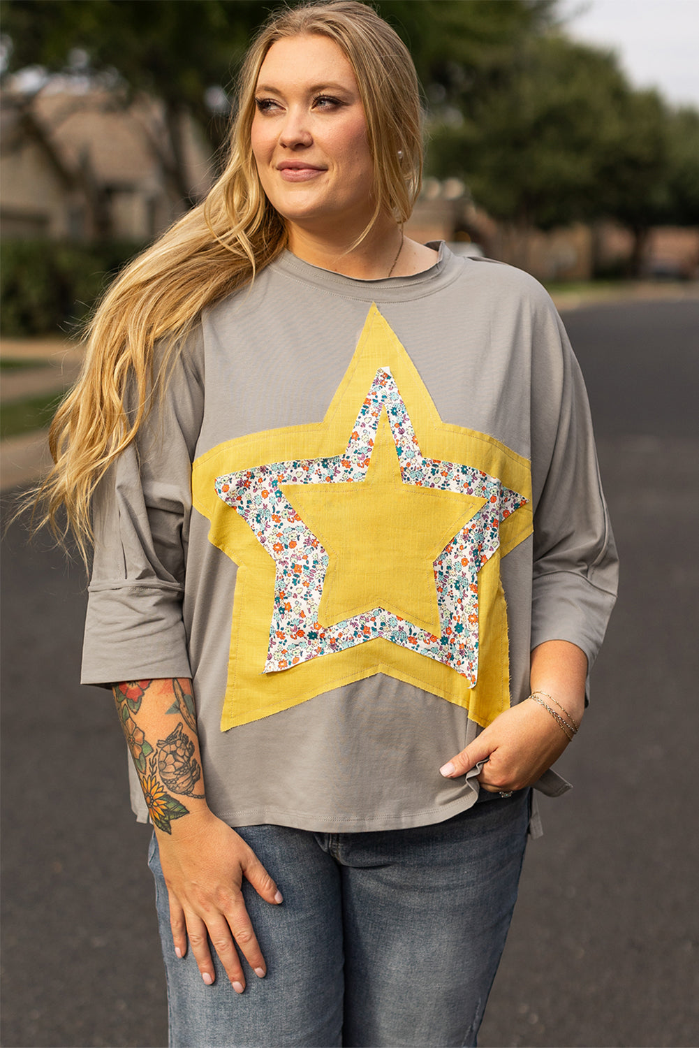 Medium Grey Floral Star Patched 3/4 Sleeve Plus Size Top 8d2e9ff27904aad8