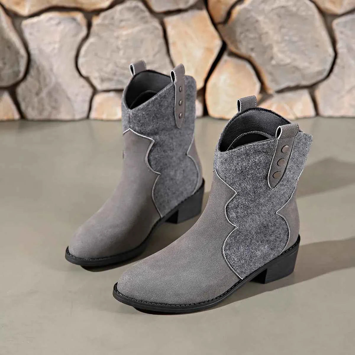 Round Toe Block Heels Boots 8d5072461ed945e9afe11de13d334ad0-Max-Origin