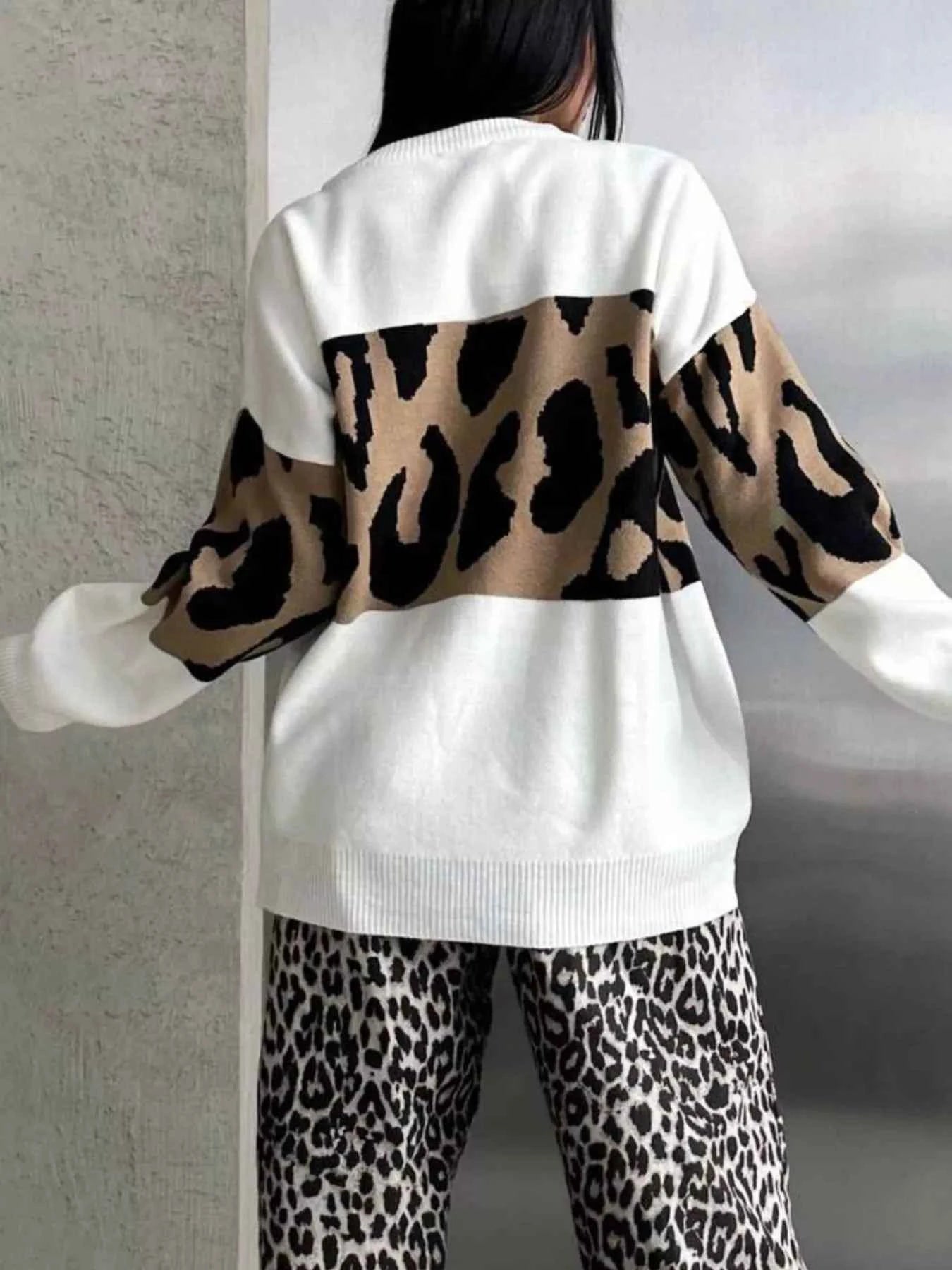 Leopard Color Block Round Neck Sweater 8dcb4ef7-7a25-4e23-a8e9-3ef1abf39b56-Max-Origin
