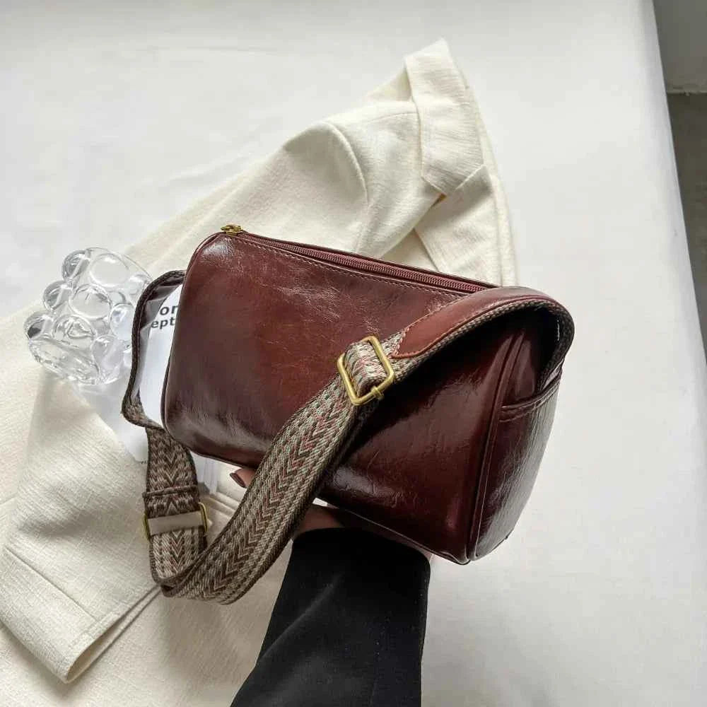 Leather Shoulder Bag with Woven Strap 8ded4146-d147-4a67-94eb-e23d549bcdf7-Max-Origin
