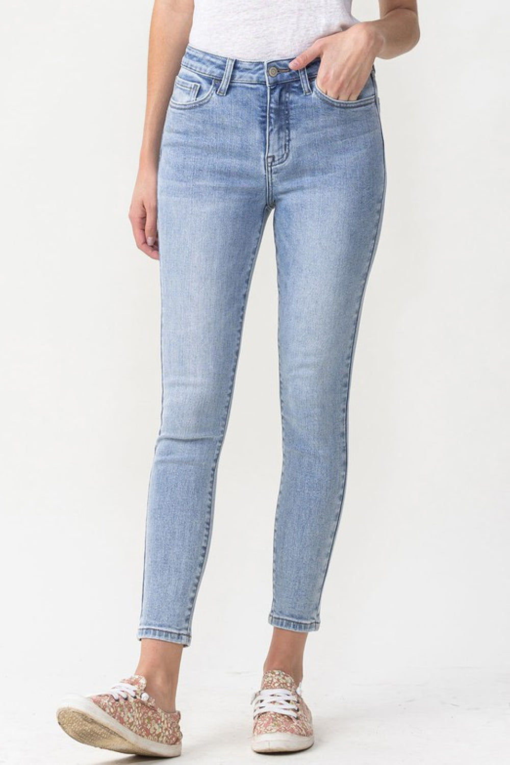 Lovervet Full Size Talia High Rise Crop Skinny Jeans Light 8e24e3ac476440c5a228b4b10af9090a-Max