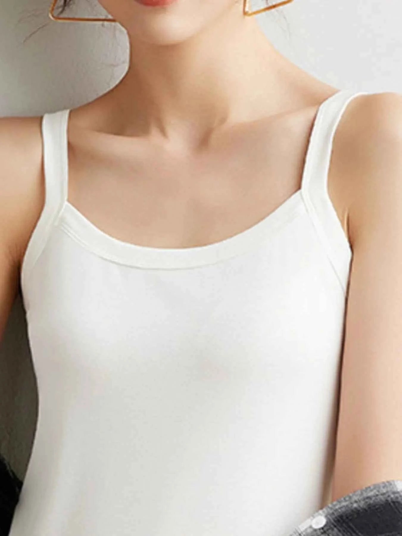 Plus Size Scoop Neck Tank Top 8ec28cb3-41bf-4b67-8429-31dd01453a84-Max-Origin