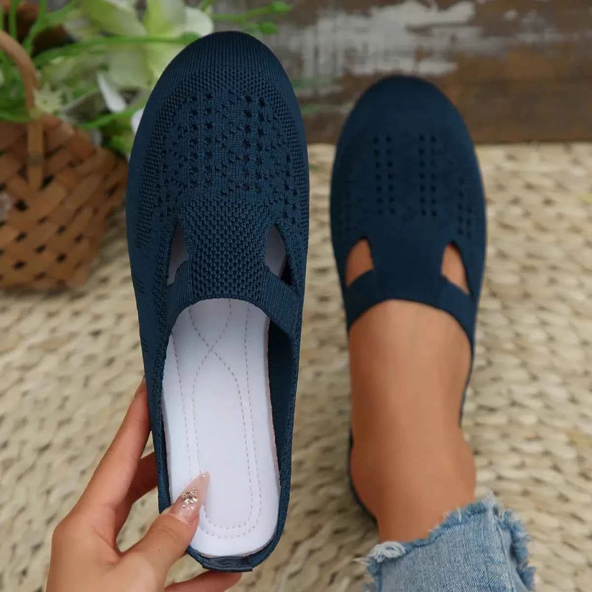 Round Toe Flat Slip-Ons 8ef2dff84507433081bbc6c0c1208248-Max-Origin