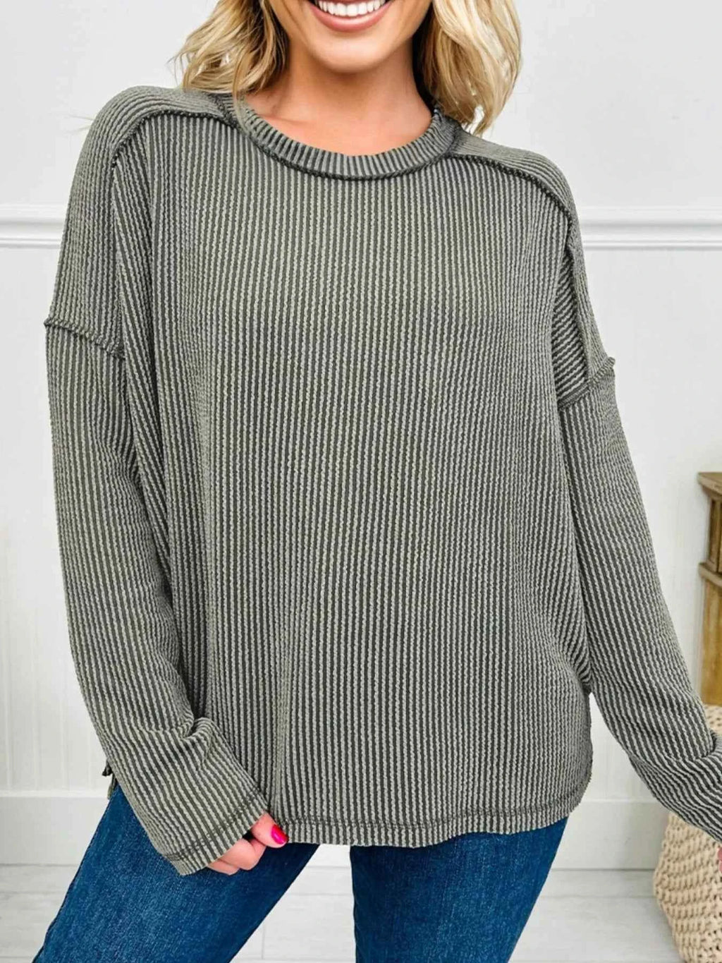 Twist Ribbed Exposed Seam Detail Long Sleeve Loose Top 8f0c9228-26e7-48e3-979b-5b496e762cb8-Max-Origin