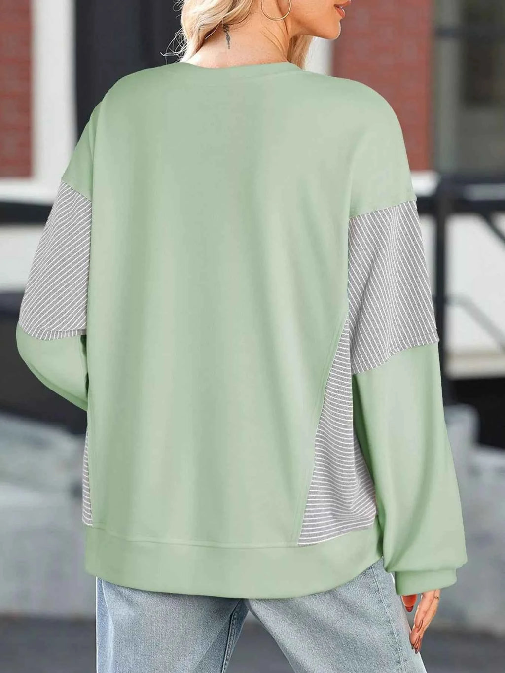 Striped Round Neck Long Sleeve Sweatshirt 8f253f2577934ef7a46d27d97c130590-Max-Origin