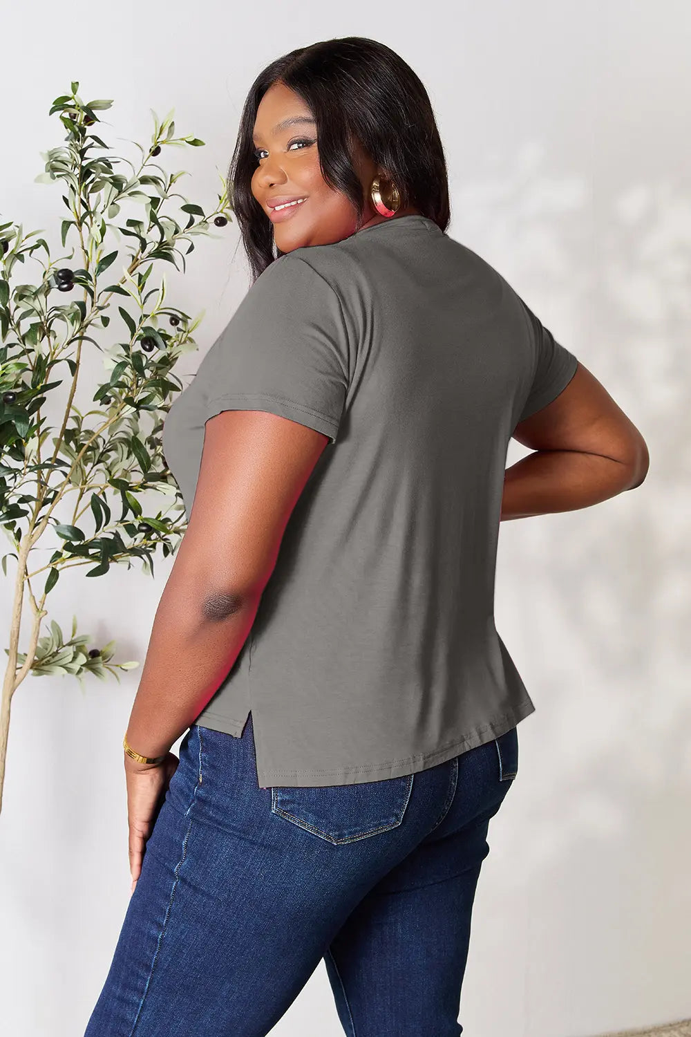 Basic Bae Full Size Round Neck Short Sleeve T-Shirt 8f4ab0c4dc5c4ce8a003bb876c04242e-Max