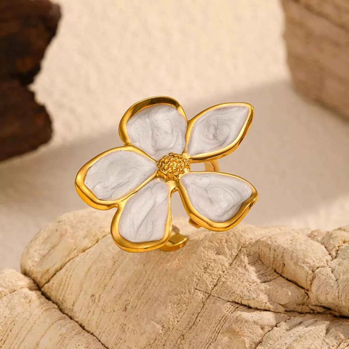 Flower Open Ring Cream One Size 8f8bff1b-af6c-48dd-aefe-7fac726b6d2f-Max-Origin