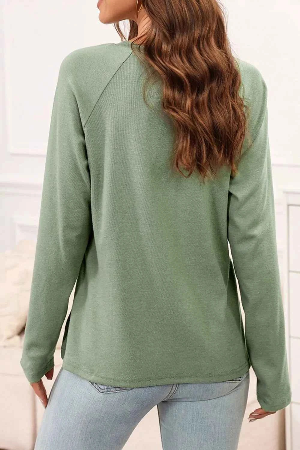 Texture Round Neck Long Sleeve T-Shirt 8facb071-63cd-4678-9993-6d01a1be0686-Max-Origin