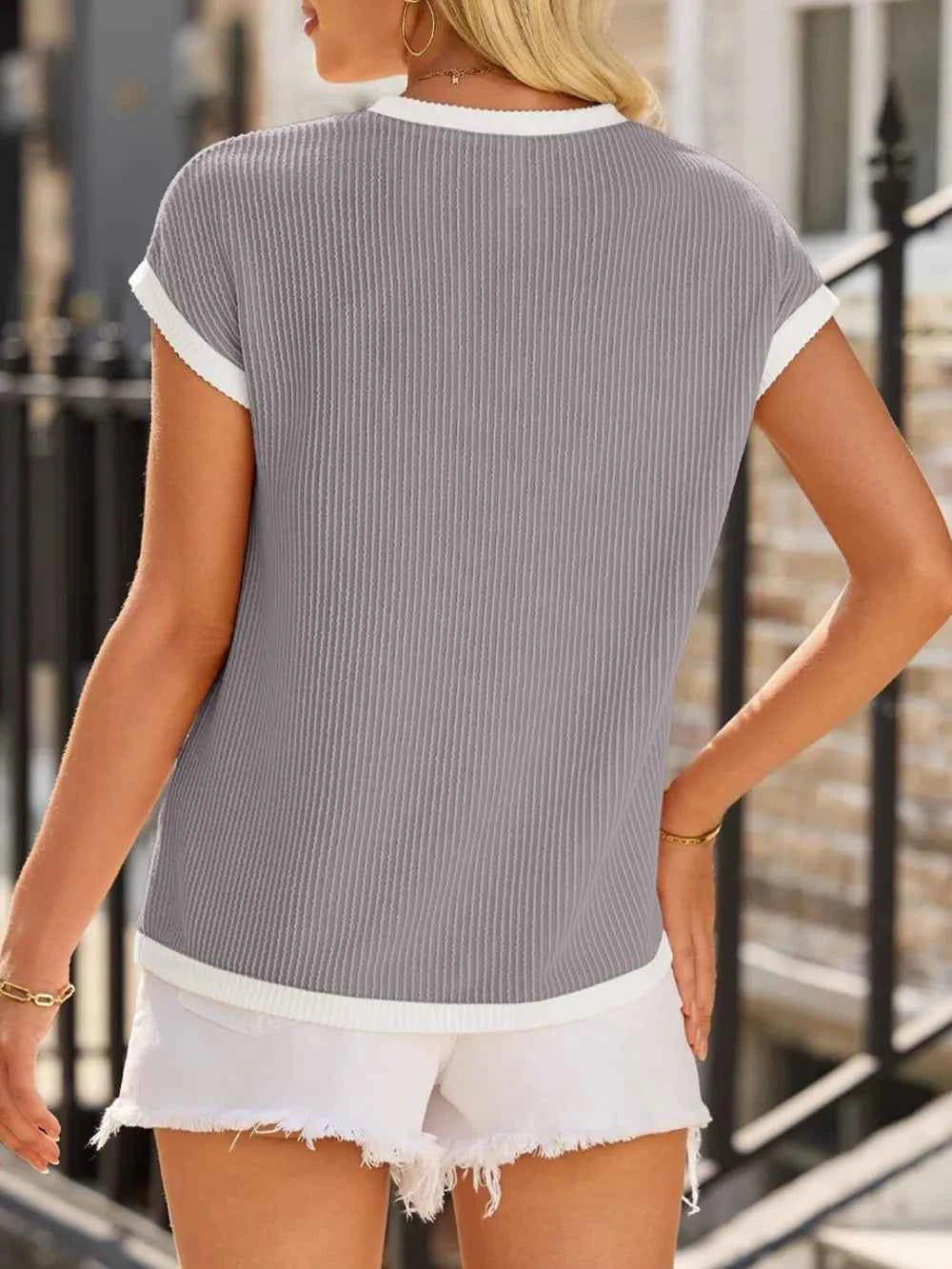 Contrast Trim Round Neck Short Sleeve T-Shirt 90167e68-c3b3-4145-a2ad-10b9b5460f1e-Max