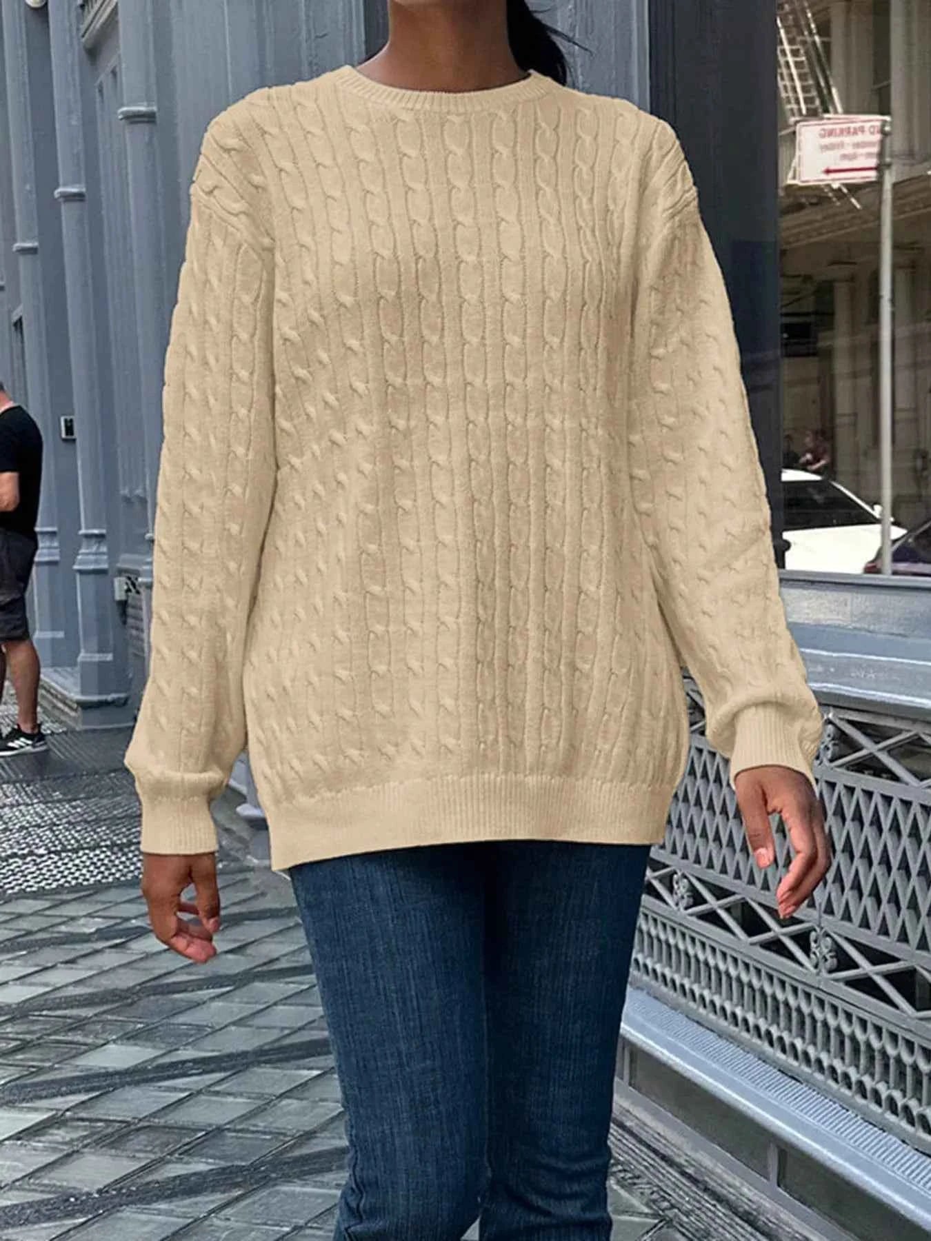 Cable-Knit Round Neck Pullover Sweater 901b50a91a2f4c058e179604dfe29a6f-Max-Origin
