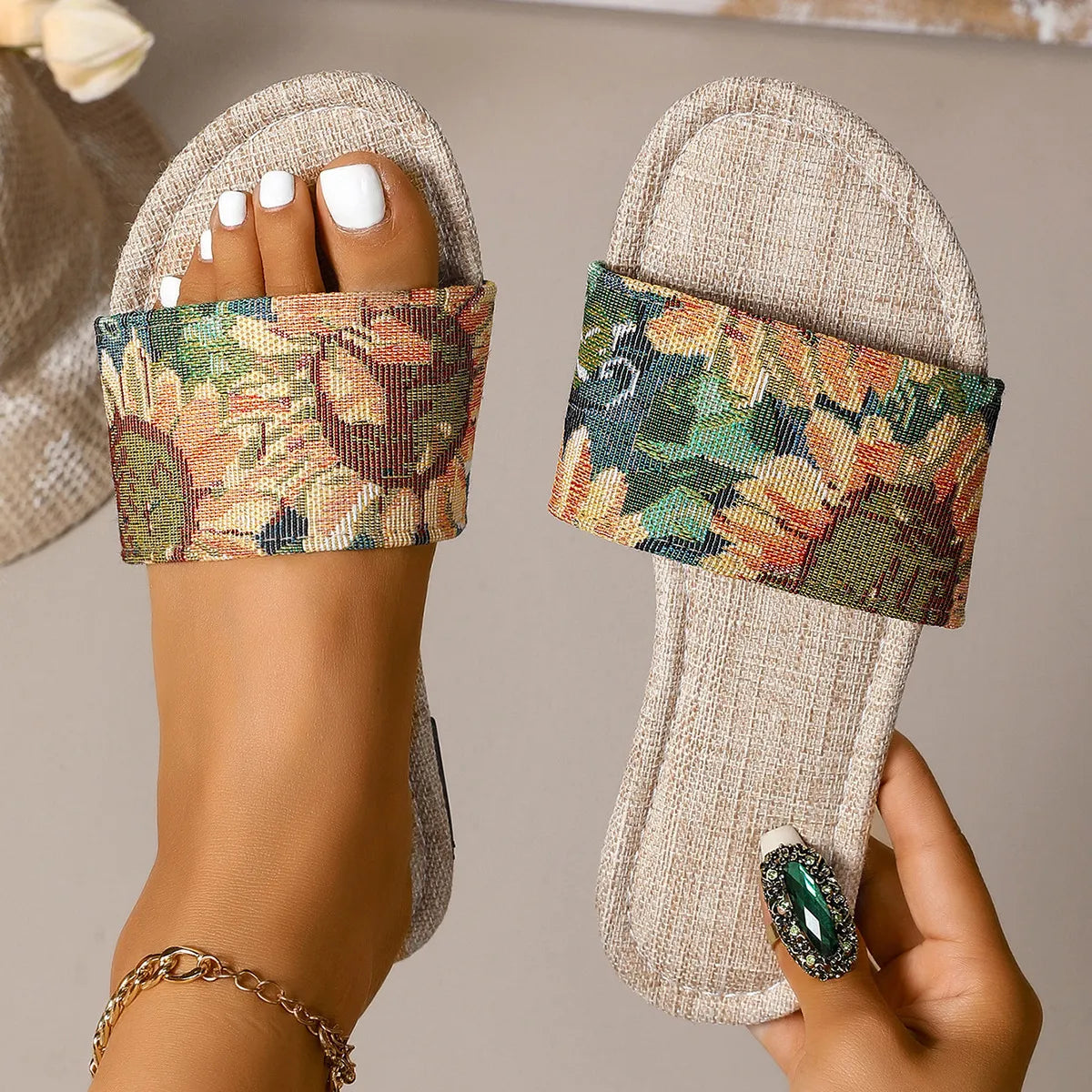 Open Toe Flats Sandals 9024dfbf-033b-4510-9968-409c21128155-Max-Origin
