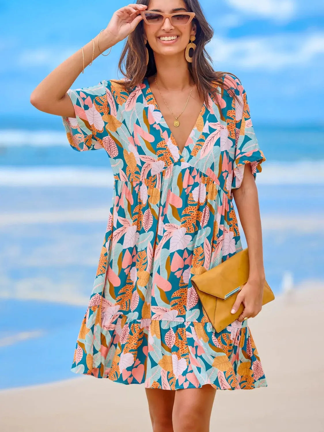 Printed V-Neck Short Sleeve Dress 90e336a9-ace3-4ff4-98b4-d4e5b30fc4ae-Max-Origin
