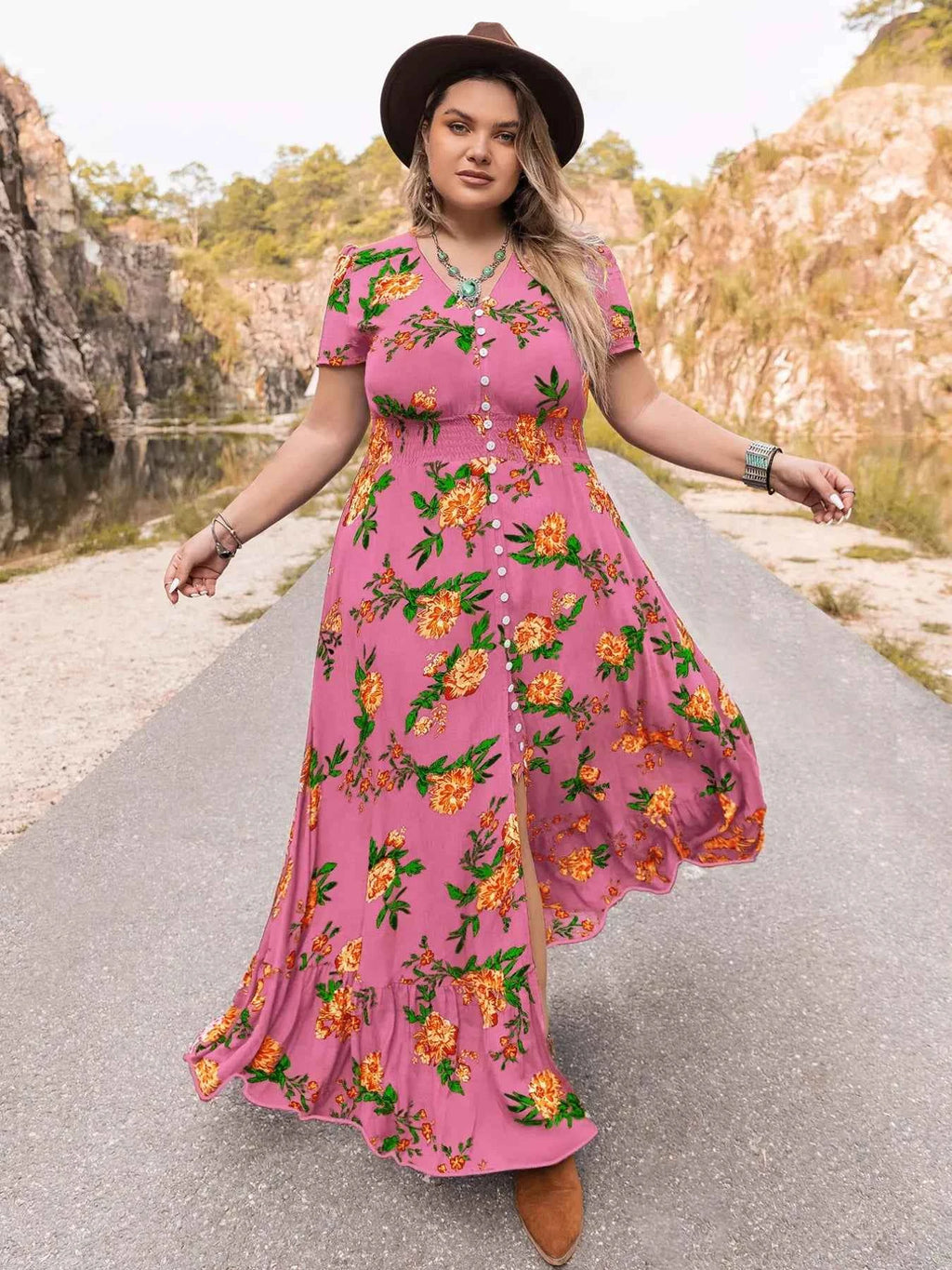 Plus Size Floral V-Neck Short Sleeve Maxi Dress 9148f0b8-0df4-49fe-b5f6-799b09e29727-Max-Origin